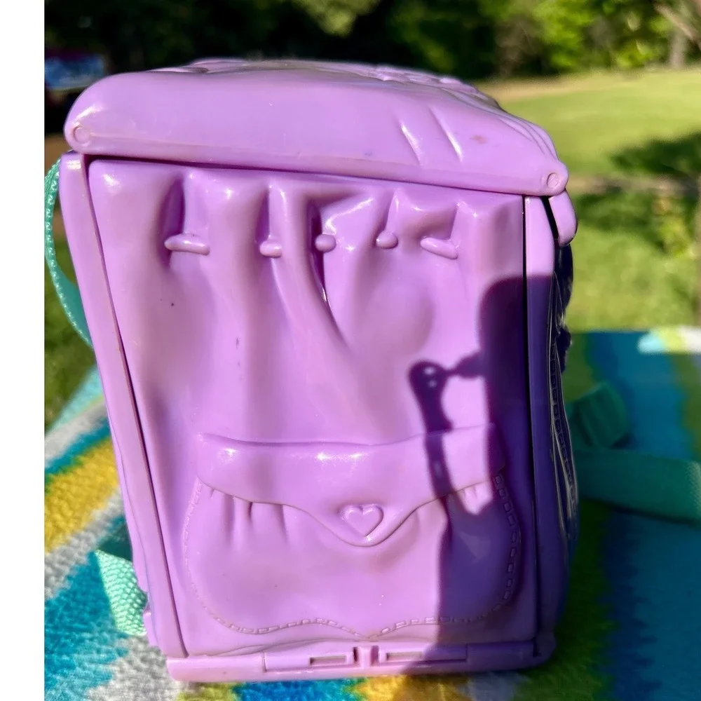 Backpack Club Stylin Salon Galoob toys 1997 vintage Kids Playset only‎